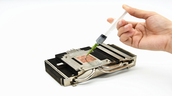 不小心将导热硅脂弄到衣服上该如何清洗？对人体有害吗？